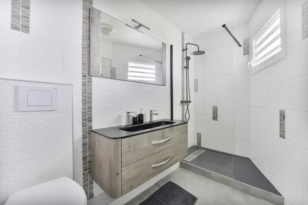 Apartment Ty Kaz O Studio Renove Avec Vue Mer Et Plage Belle-Allee